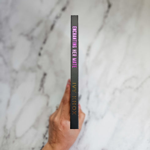 Enchanting Her Mate by Ivy Knox